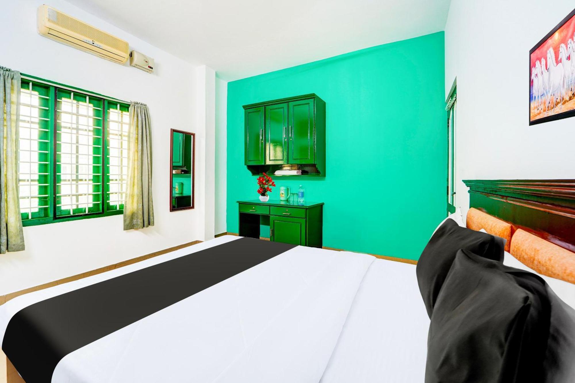 Super Hotel O Vennala Near Palarivattom Kochi Exterior foto